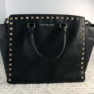 Large Black Michael Korss handbag with studs LN